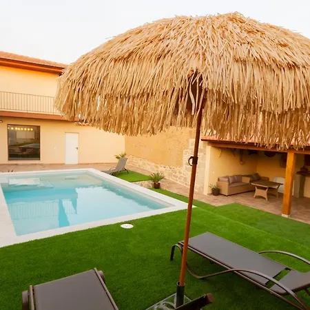 La Bretona Country house *