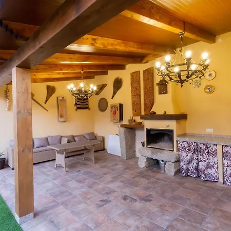 La Bretona Kır Evi Muelas del Pan
