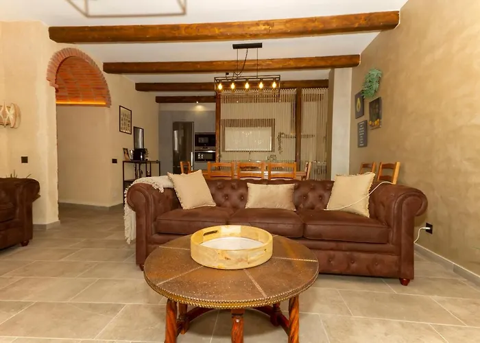 منزل ريفي La Bretona